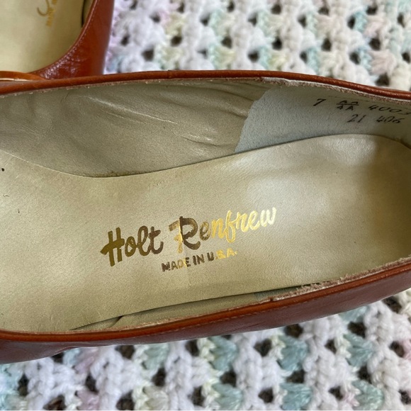 *SOLD* Vintage Hold Renfrew Pumps - Picture 3 of 11
